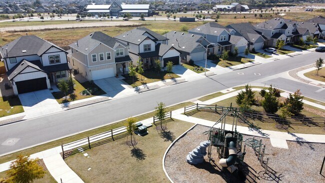 Building Photo - 428 Acuff Ln