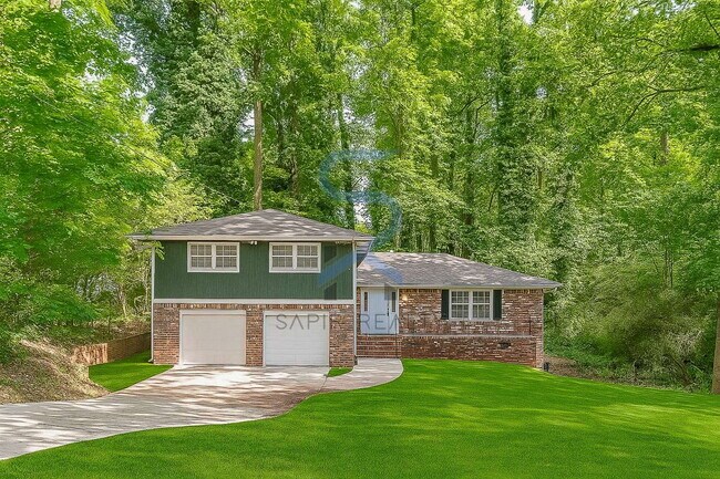 Building Photo - Move in before December 31st and choose your reward: a $250 Amazon Gift Card or a 55" Smart TV!