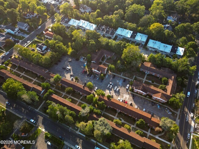 Building Photo - 364 Westwood Ave