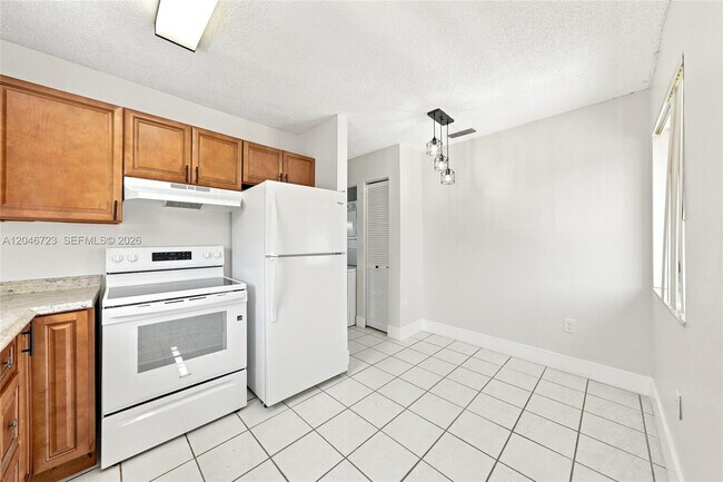 Building Photo - 20117 SW 88th Ct