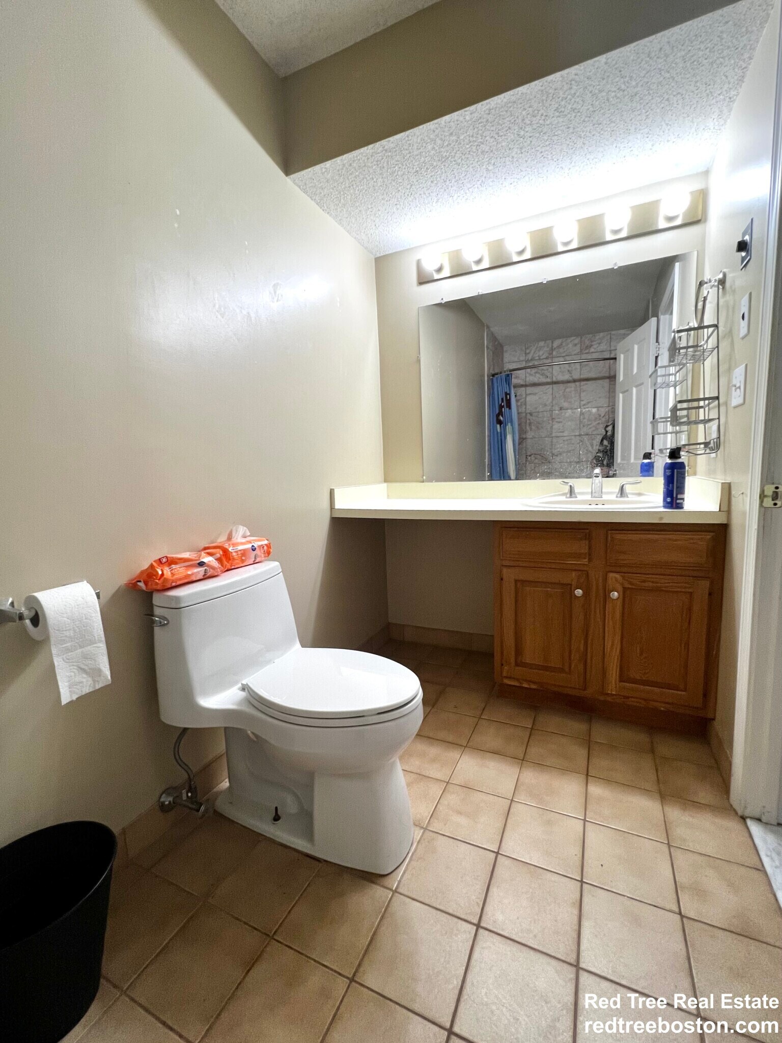 Building Photo - 152 Kelton St