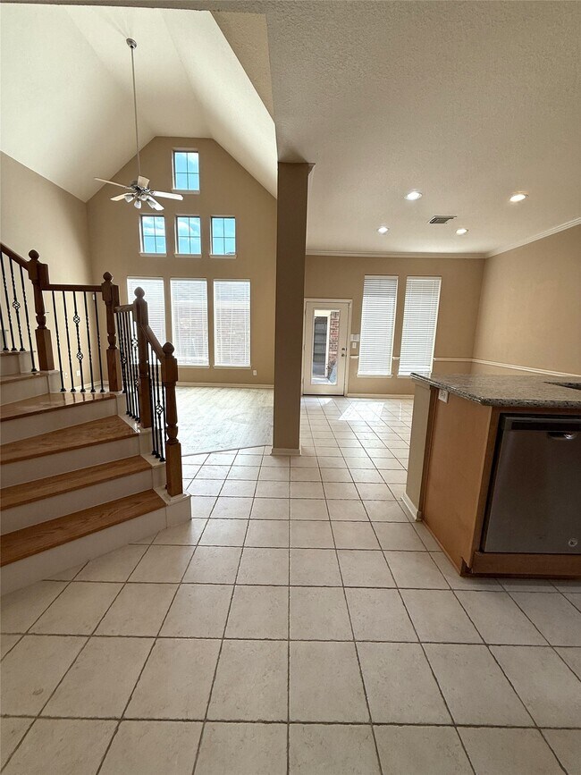 Building Photo - 3305 Knollcrest Ln