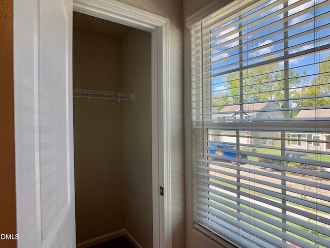 Building Photo - 213 Brisk Dr