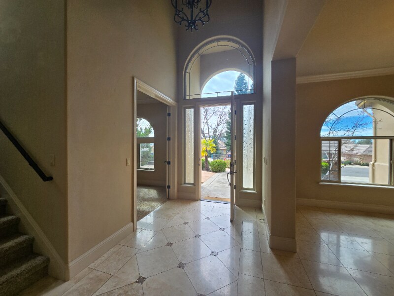 Building Photo - 3766 Mira Loma Dr