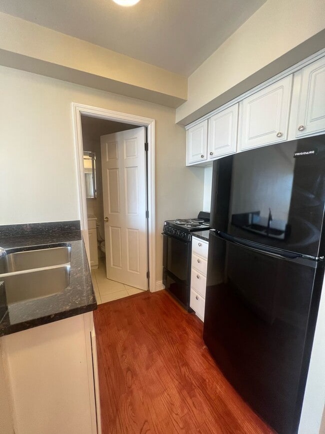 Building Photo - 4180 N Marine Dr