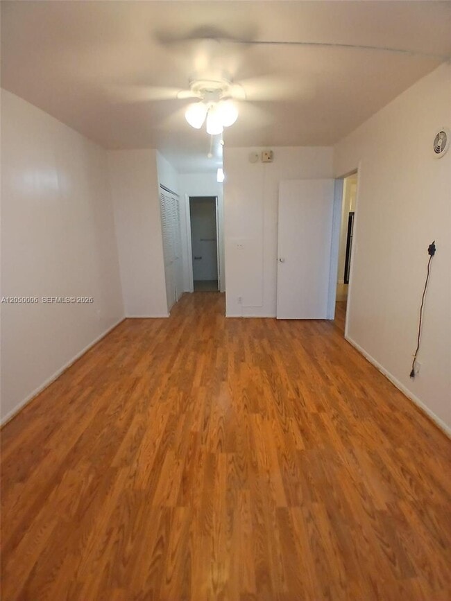 Building Photo - 2501 Riverside Dr