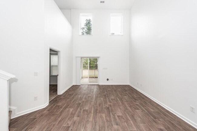 Building Photo - 3 Bedroom, 2.5 Bathroom Townhome in Cane Bay - Summerville