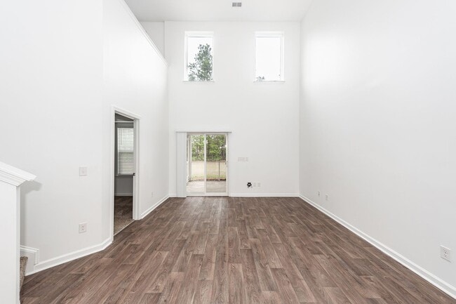 Building Photo - 715 Hilchot Dr