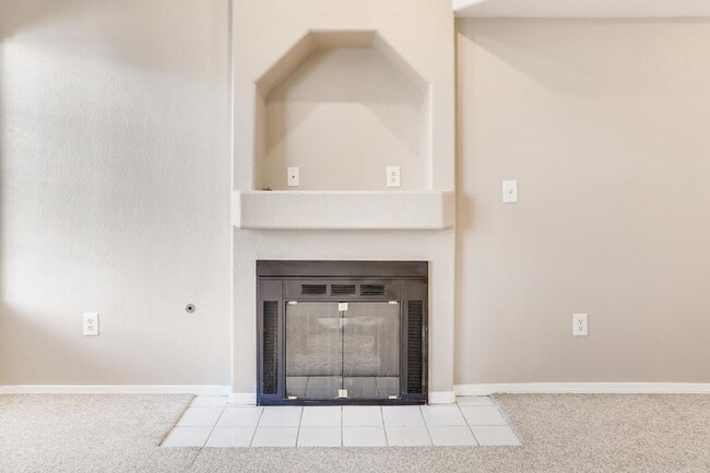 Building Photo - Northwest 1st Floor Condo in a Gated Community