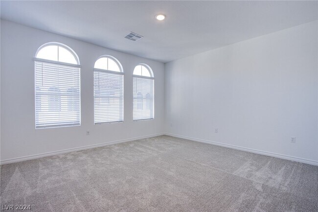 Building Photo - 2555 Hampton Rd