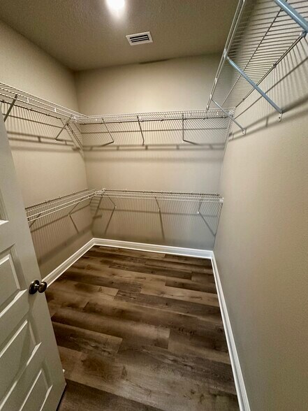 Building Photo - 24398 Alydar Lp