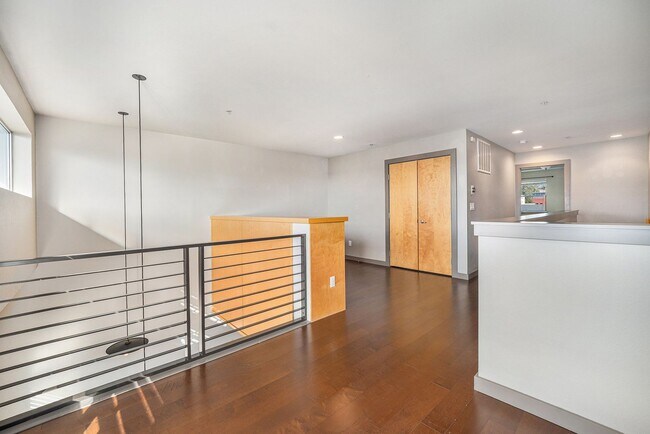 Building Photo - 2 Bed 2 Bath in Prime Location in LoHi