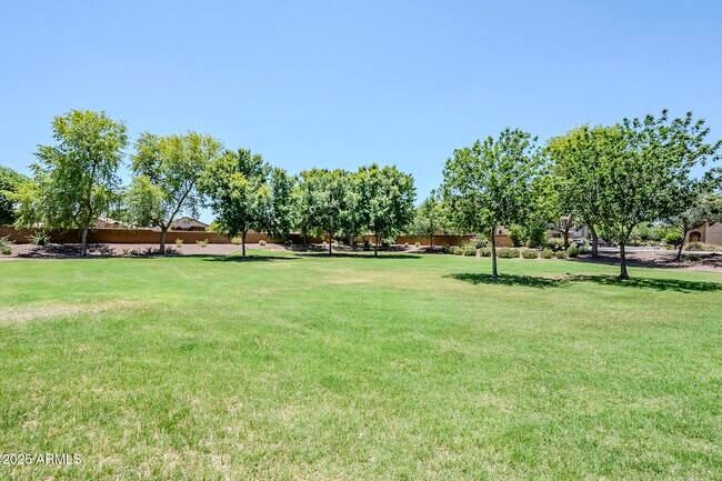 Building Photo - 2025 W Marconi Ave