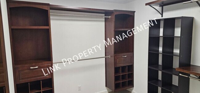 Building Photo - 7701 Elizabeth Way Dr