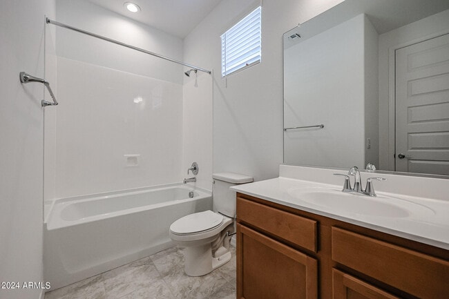 Building Photo - 8752 W Medlock Dr