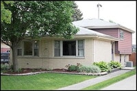 Building Photo - "Charming 3-Bedroom Haven with 2 Full Baths in Villa Park – Your Ideal Retreat!"