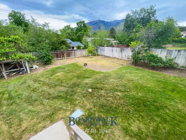 Building Photo - 2827 E Bridgewater Dr