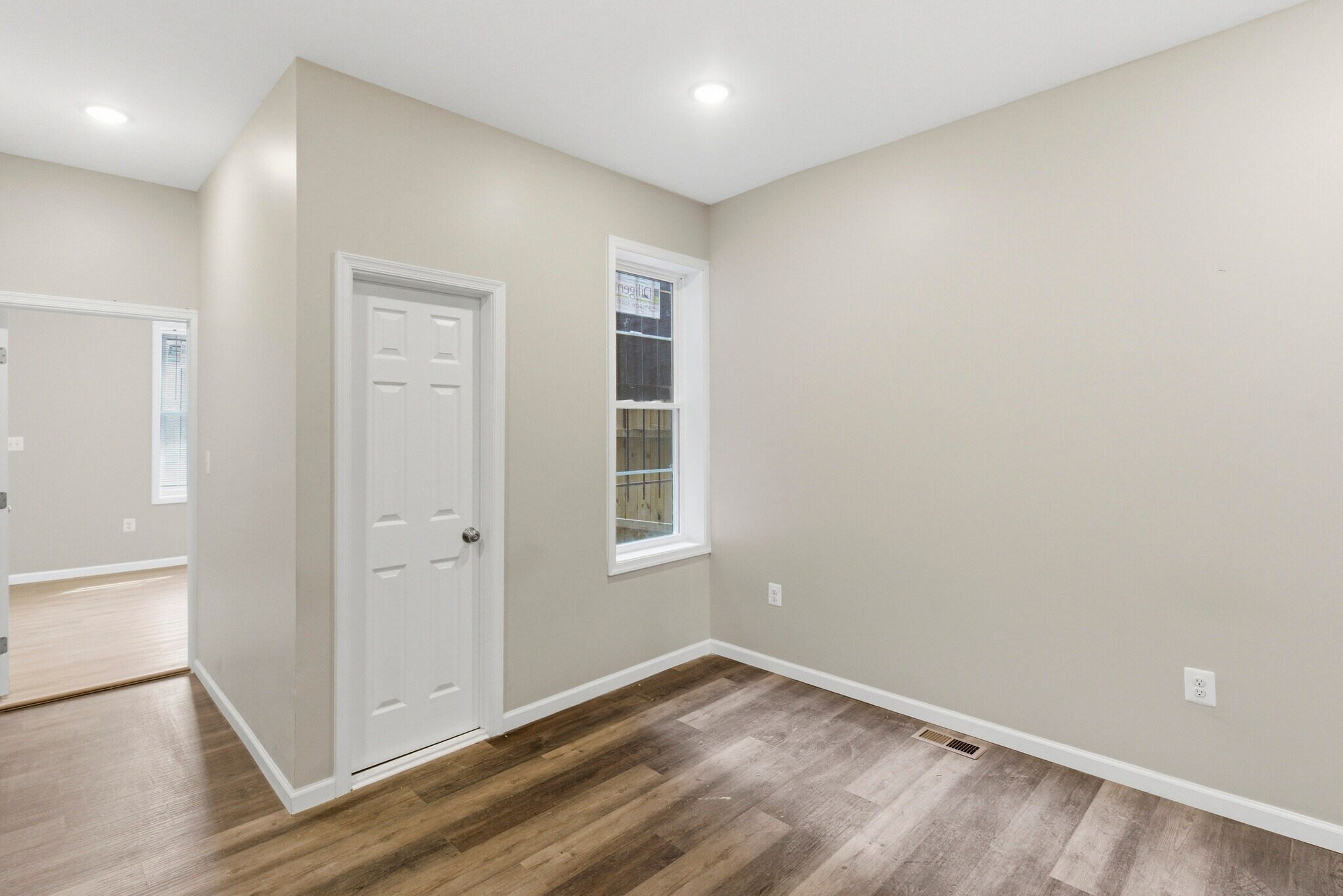 Building Photo - 1109 Poplar Grove St