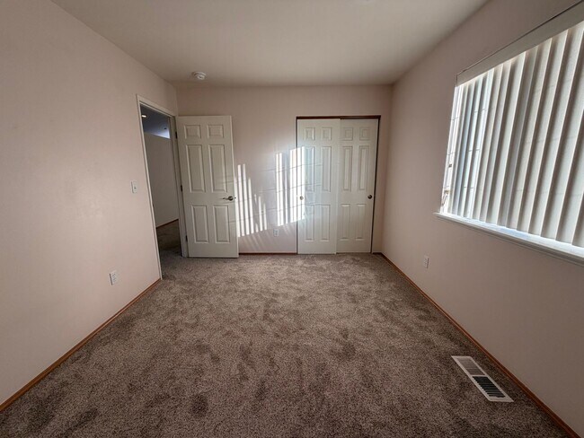 Building Photo - Beautifully updated 3-bedroom, 2-bathroom www.stillproperties.com