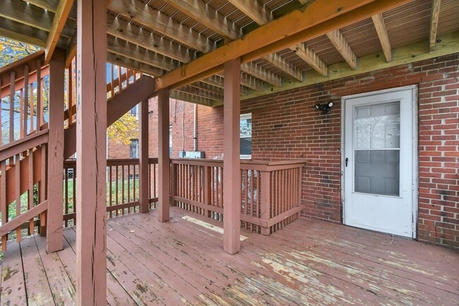 Building Photo - 162 S Powell Ave