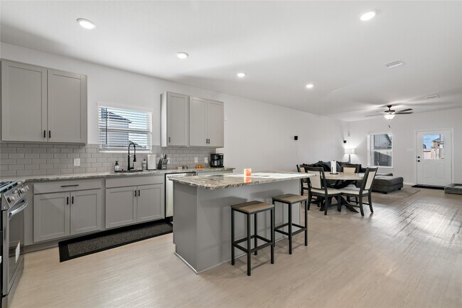 Building Photo - 10918 Amador Peak Dr