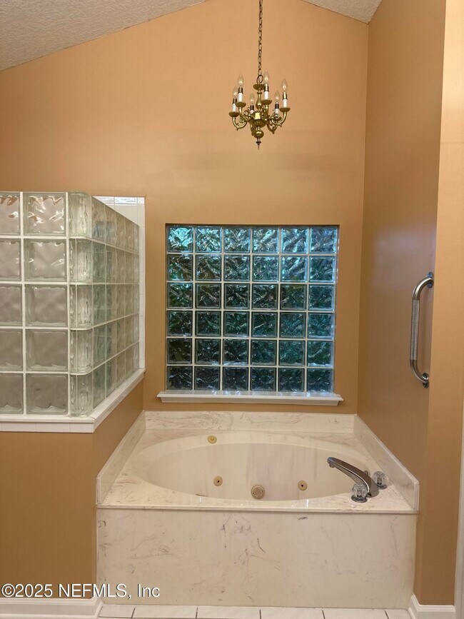 Building Photo - 5480 Cutwater Ln S