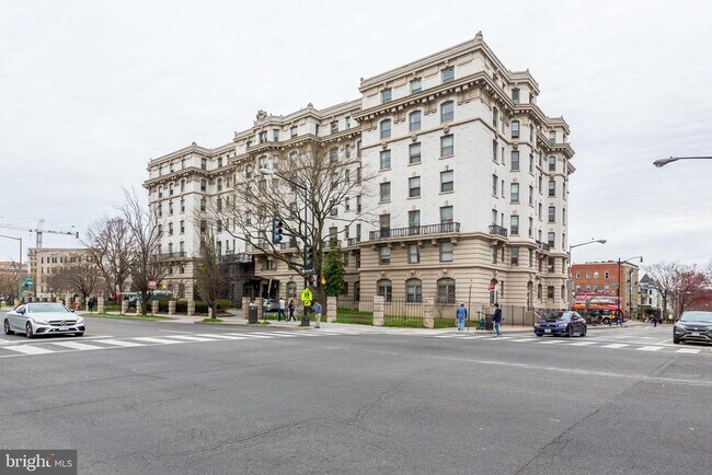 Building Photo - 3060 16th St NW