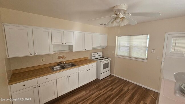 Building Photo - 644 Wisteria Dr