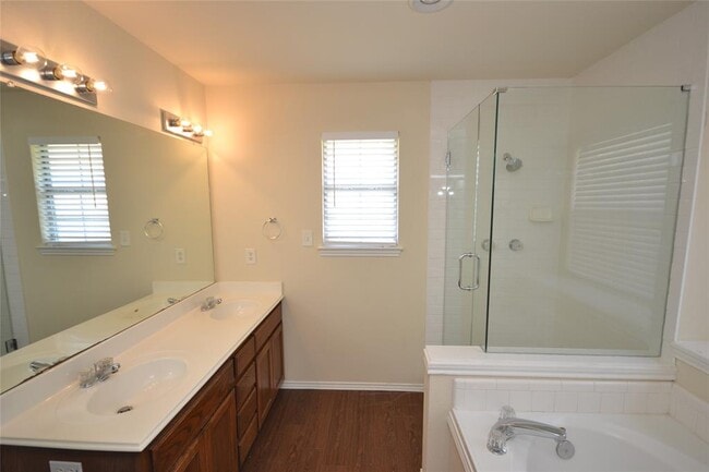 Building Photo - 718 Meadow View Dr