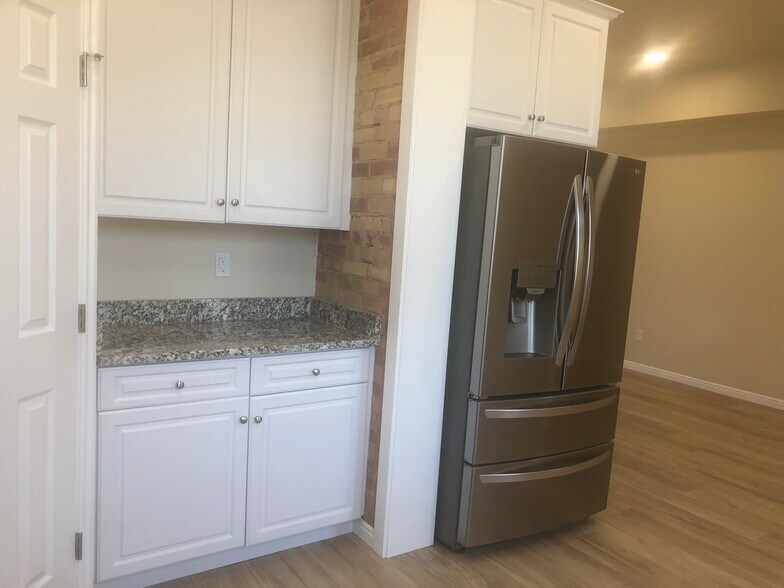 kitchen - 454 E 850 S