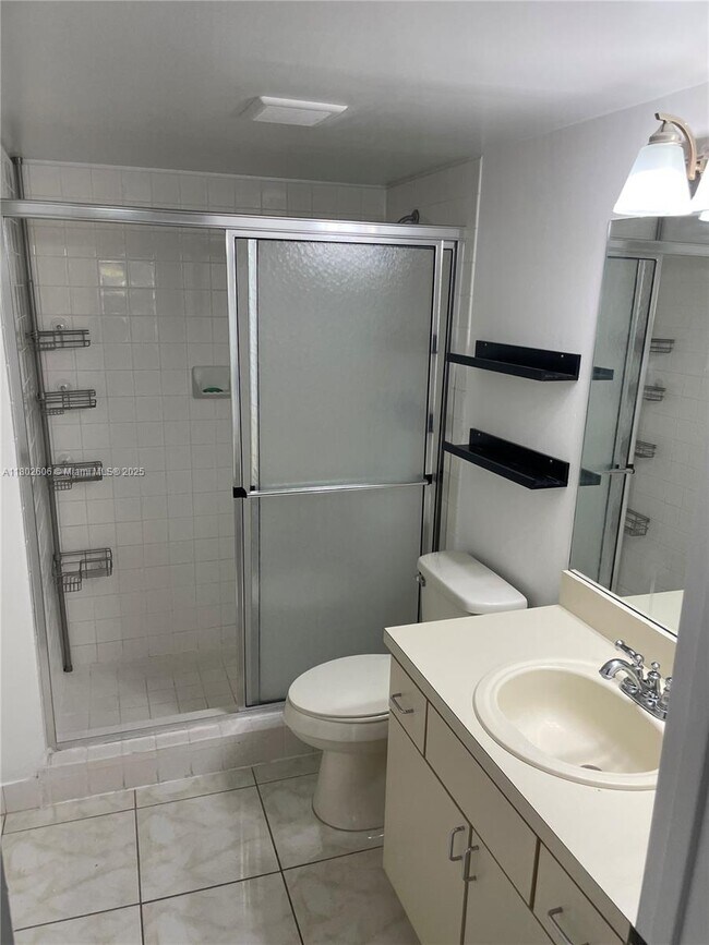 Building Photo - 13726 SW 90th Ave
