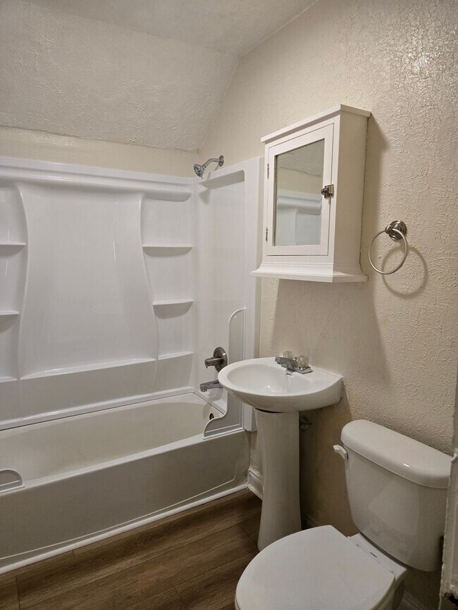 Building Photo - 72/74 Cushing St