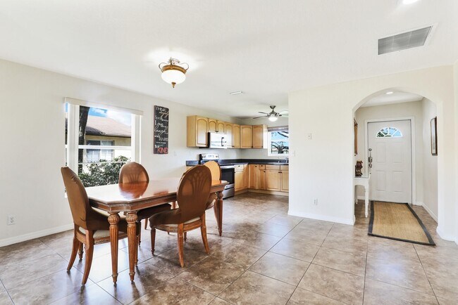 Building Photo - 1519 W 17th St