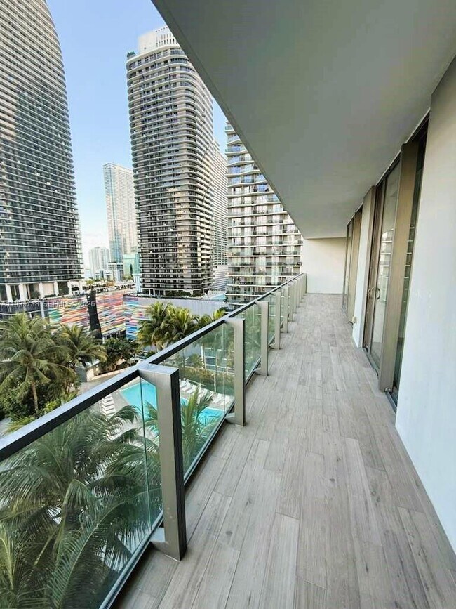 Building Photo - 88 SW 7th St