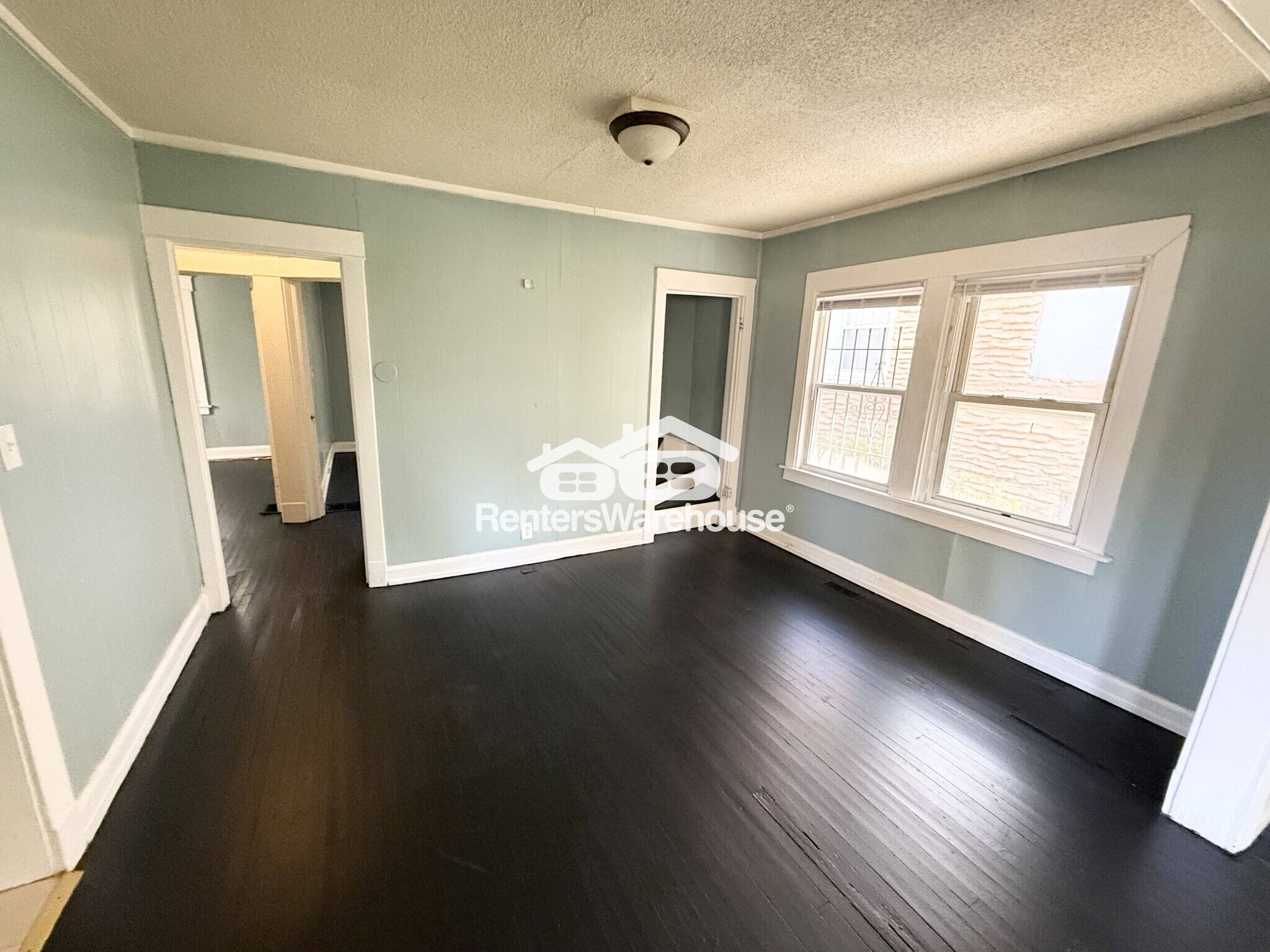 Building Photo - 1526 E 50th St