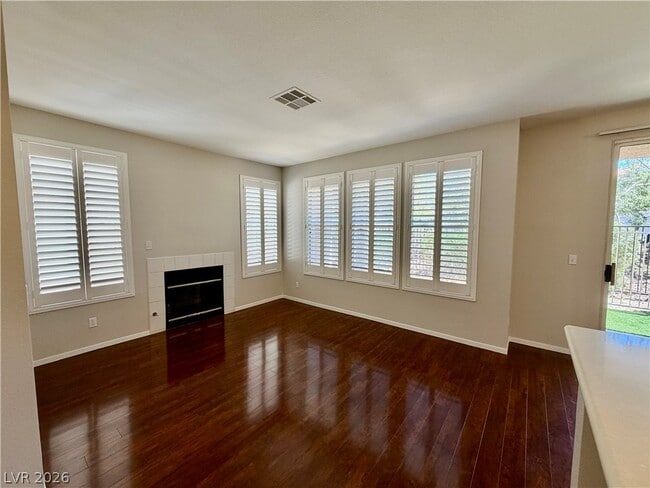 Building Photo - 251 S Green Valley Pkwy