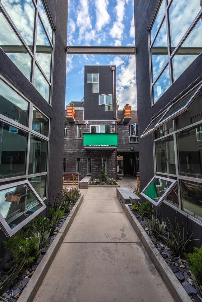 Building Photo - 3586 Adams Avenue, Unit 05