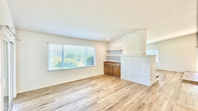 Building Photo - Beautiful Ranch-Style, Single-Story, on Co...