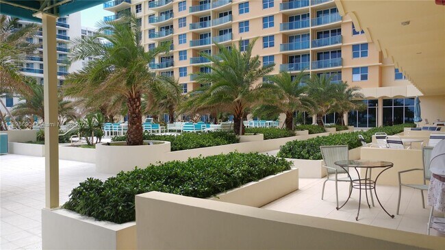 Building Photo - 2501 S Ocean Dr