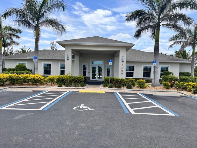Building Photo - 7053 Waterford Pkwy
