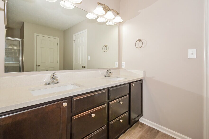 Building Photo - 2338 Ashton Ln