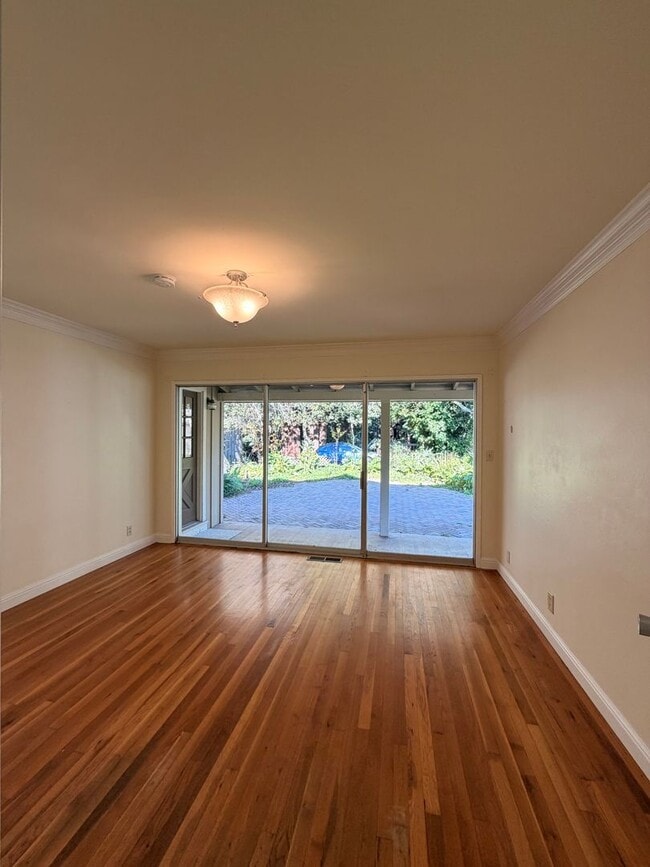 Building Photo - 809 Browns Valley Rd