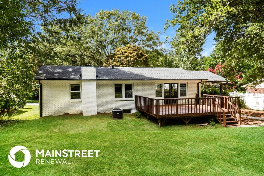Building Photo - 983 Overbrook Cir