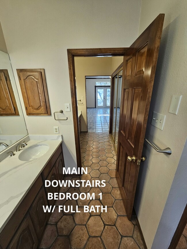 Building Photo - 7 Donore Square