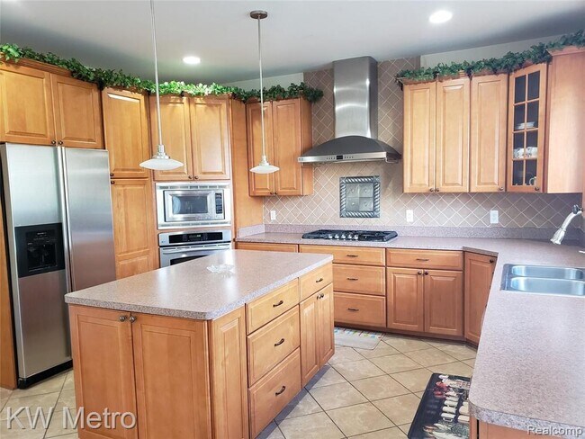 Building Photo - 1227 Letica Dr