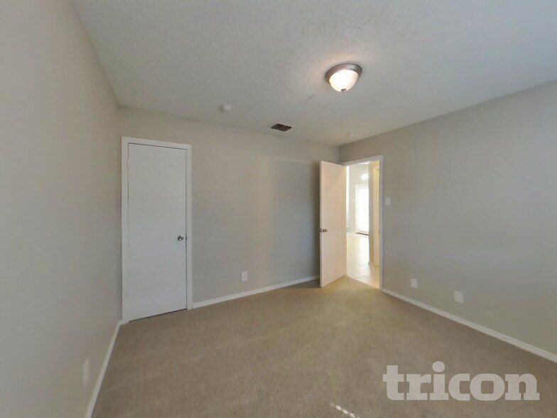 Building Photo - 6333 Village Club