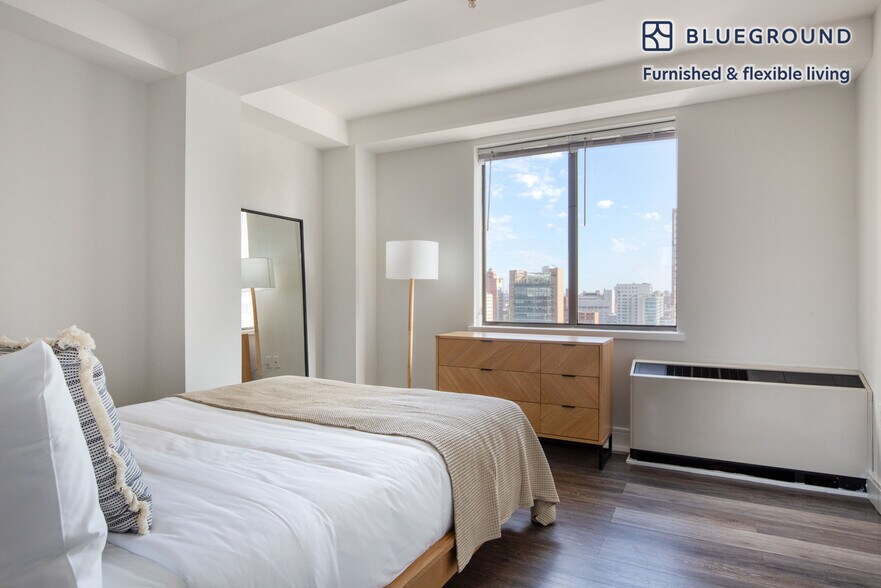 Building Photo - 354 E 91st St