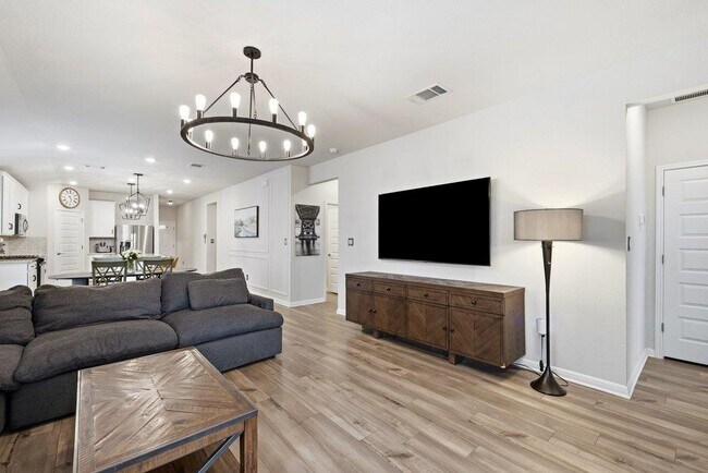 Building Photo - 225 El Capitan Lp