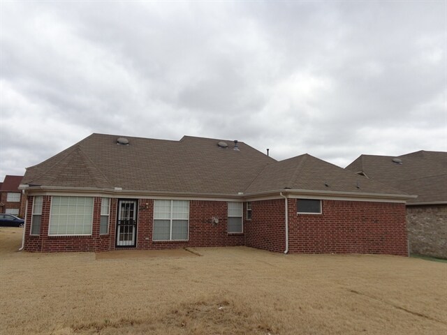 Building Photo - 7859 Parkmont Dr