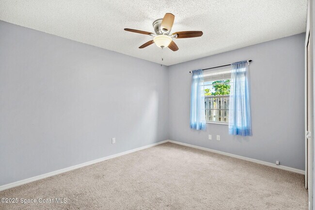 Building Photo - 3390 Floral Palm Blvd